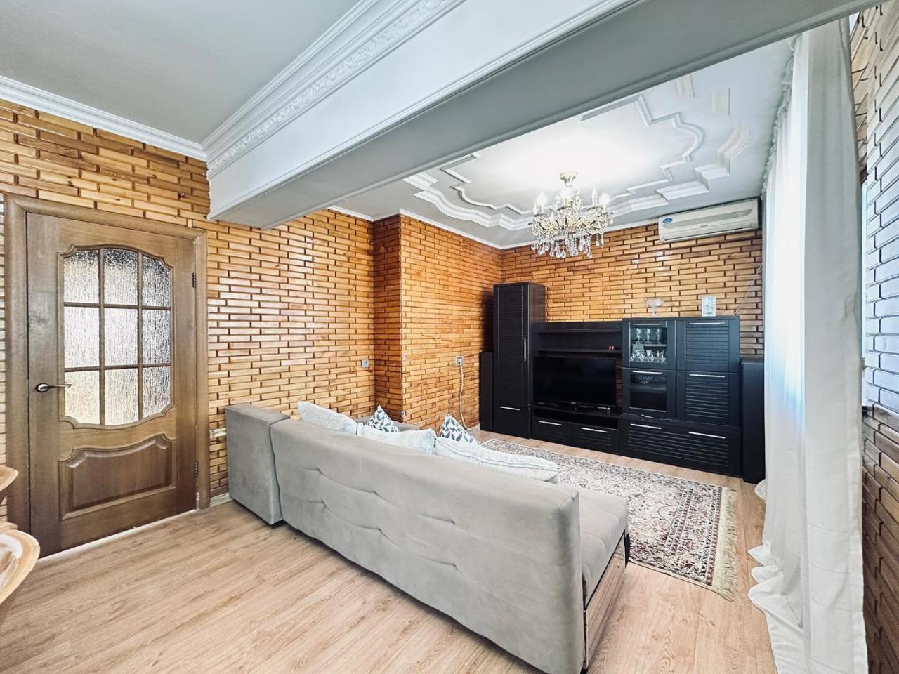 3 Ком Квартира На Абая Сейфуллина Almaty Exterior photo