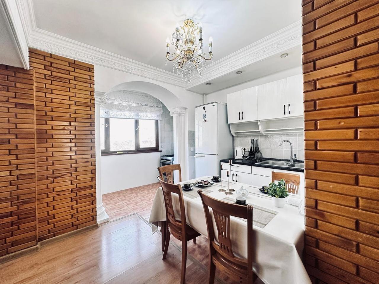 3 Ком Квартира На Абая Сейфуллина Almaty Exterior photo