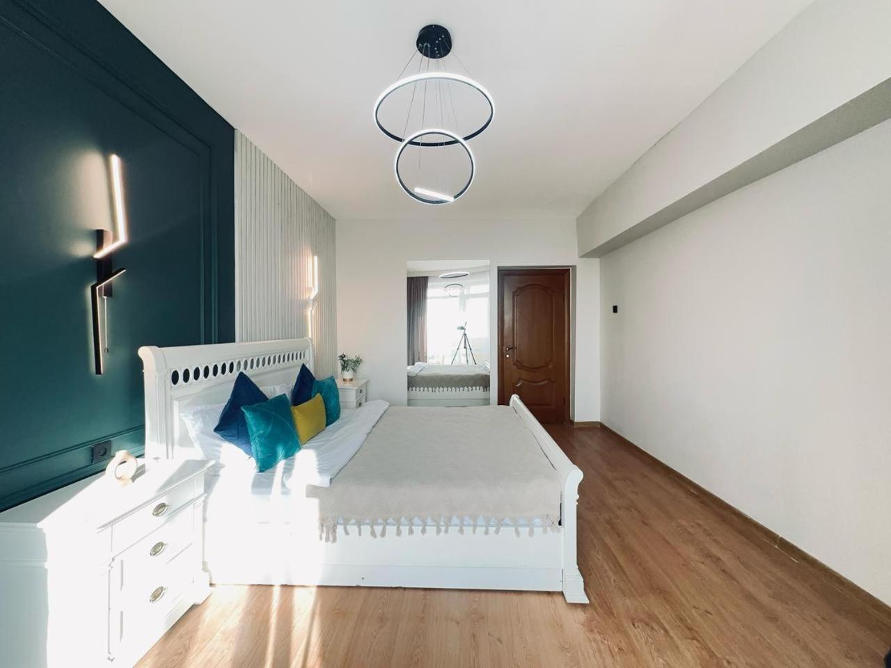 3 Ком Квартира На Абая Сейфуллина Almaty Exterior photo